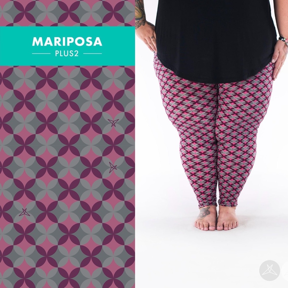 BNWT SweetLegs "Mariposa” Adult Plus2 (Fits most 22-28) full length leggings